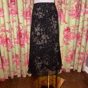 Tweeds 100%Silk Lace/A Line/Black/100% Cotton Lining/Size 14/Midi/Timeless